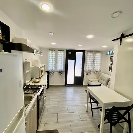 Luna Rossa * Giardini-Naxos