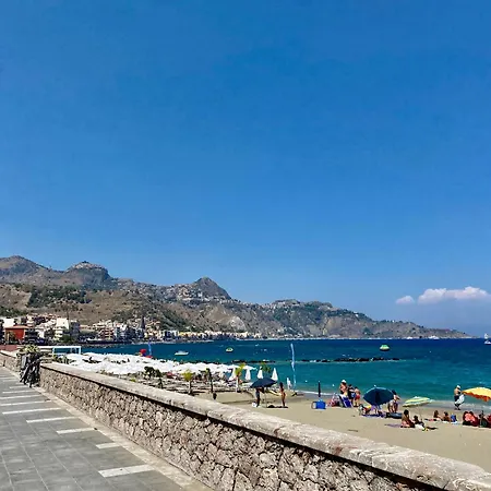 Luna Rossa Apartamento Giardini-Naxos