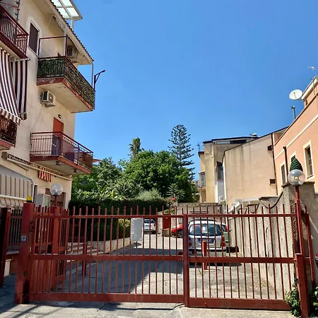 Luna Rossa Apartment *
